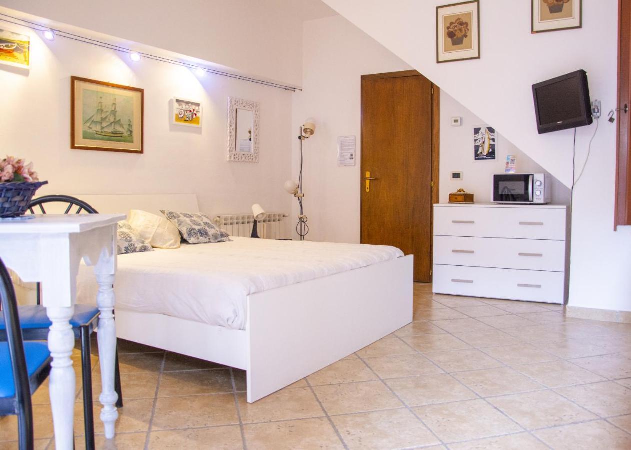Appartamenti La Casina Порт-Аццурро Экстерьер фото