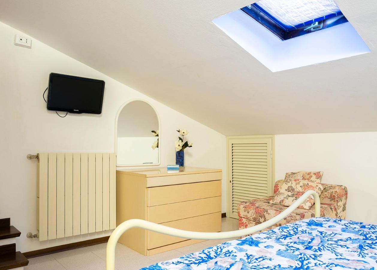 Appartamenti La Casina Порт-Аццурро Экстерьер фото