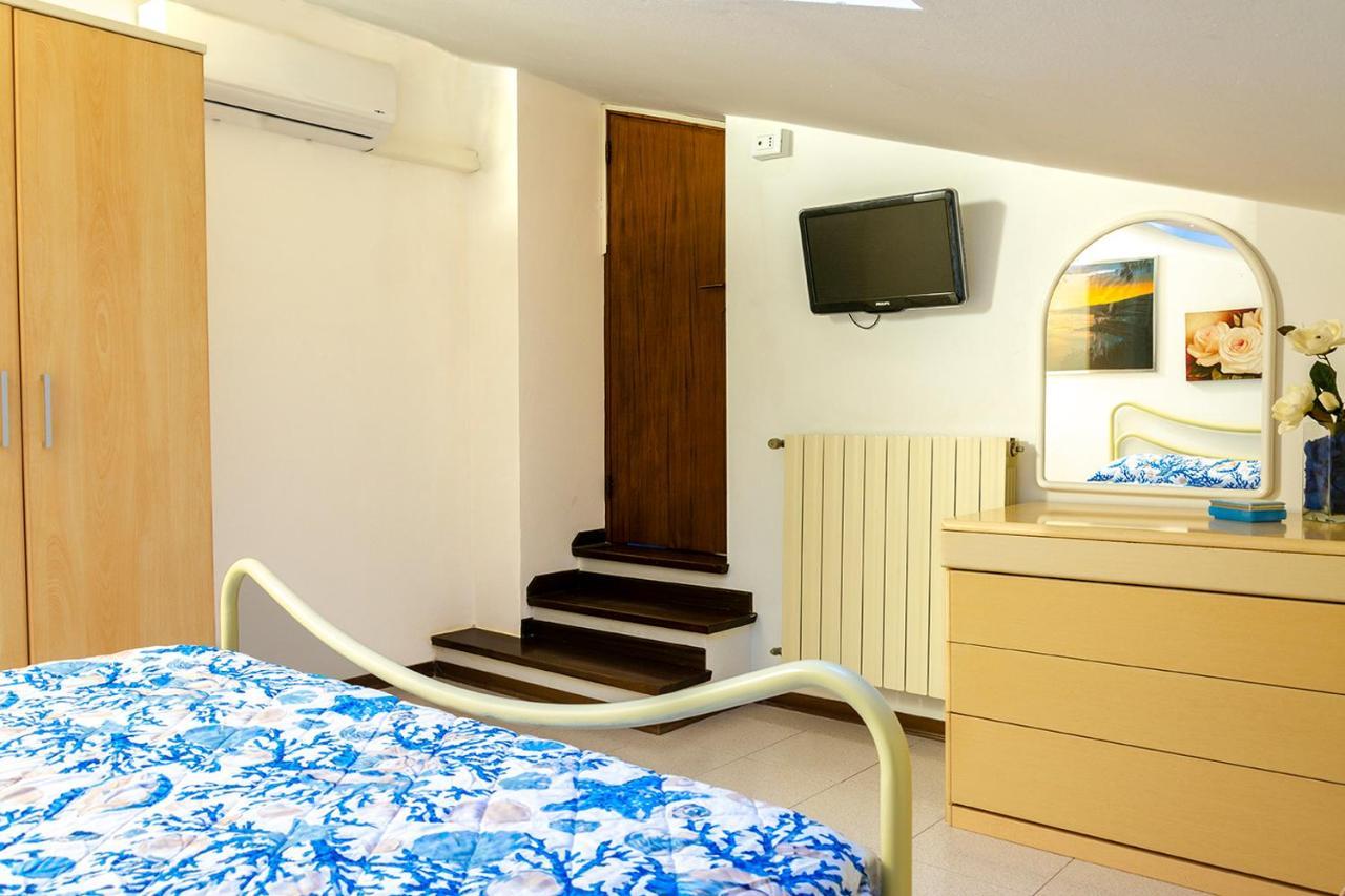 Appartamenti La Casina Порт-Аццурро Экстерьер фото